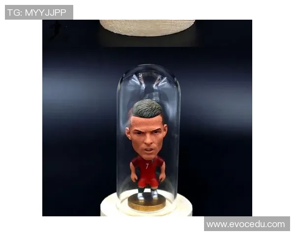 足球明星卡通大型摆件的创意设计与市场潜力分析