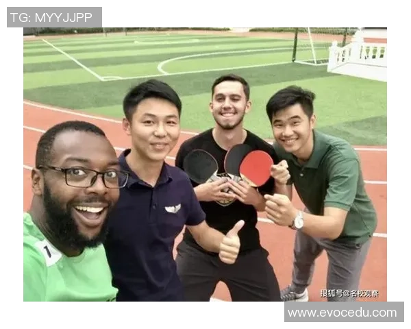 足球明星化身路人挑战街头篮球赛引发热议与欢笑