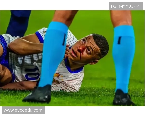 足球明星受伤瞬间集锦展现运动员拼搏精神与不屈意志 足球明星受伤瞬间集锦展现运动员拼搏精神与不屈意志