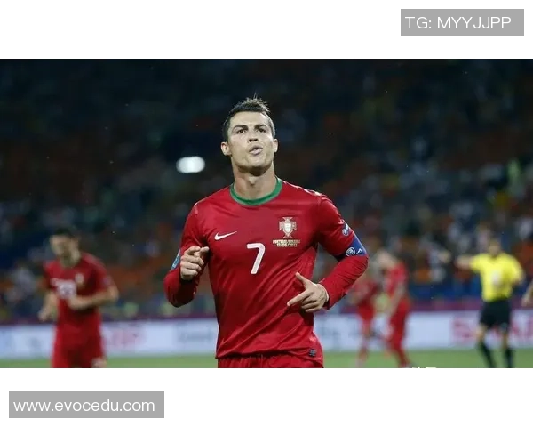 足球明星大罗的传奇之路：从草根到世界之巅的漫画故事