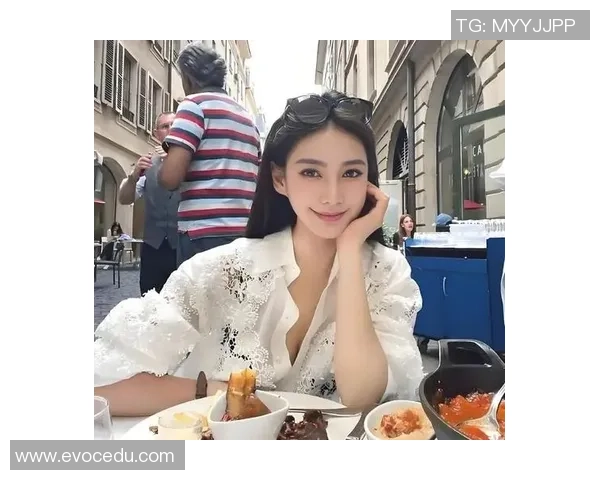 足球明星婚内出轨事件引发舆论热议背后的真相与影响分析 足球明星婚内出轨事件引发舆论热议背后的真相与影响分析