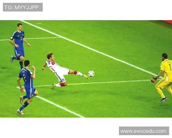 足球明星射点球的精彩瞬间与背后的故事揭秘 足球明星射点球的精彩瞬间与背后的故事揭秘