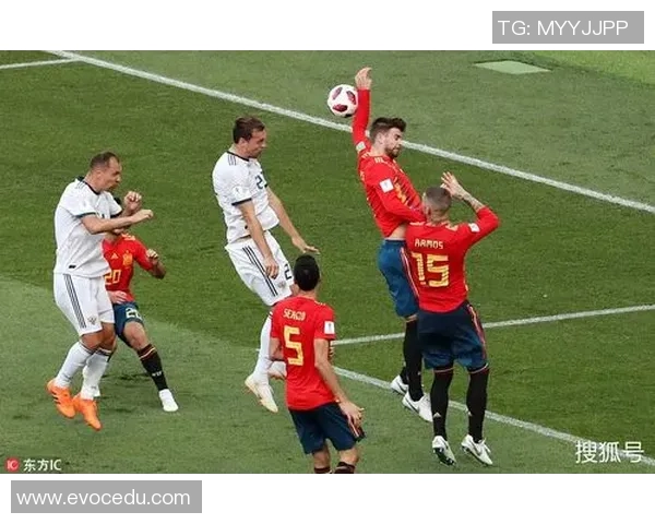 足球明星手球精彩瞬间回顾与经典图片分享 足球明星手球精彩瞬间回顾与经典图片分享