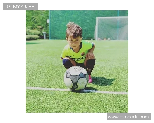 足球明星早当爹:他们的家庭生活与职业生涯如何平衡 足球明星早当爹:他们的家庭生活与职业生涯如何平衡