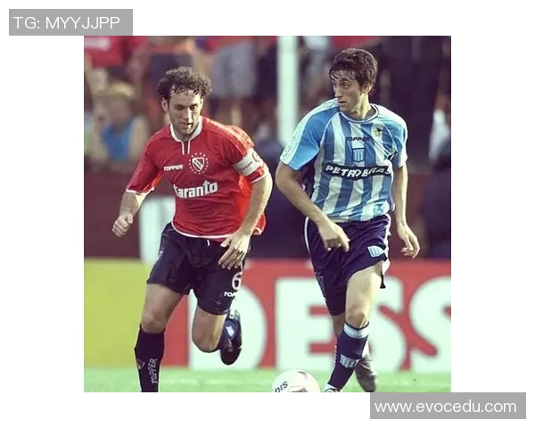 足球明星激烈对抗场面回顾：从绿茵场到拳头相向的精彩瞬间