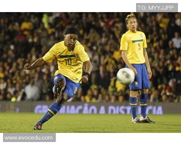 足球明星的传奇人生与辉煌成就全景揭秘 足球明星的传奇人生与辉煌成就全景揭秘