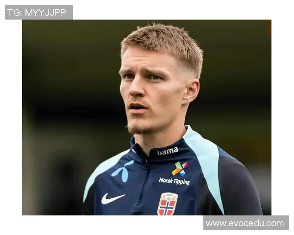 足球明星短发造型解析展现运动魅力与时尚风范的完美结合 足球明星短发造型解析展现运动魅力与时尚风范的完美结合