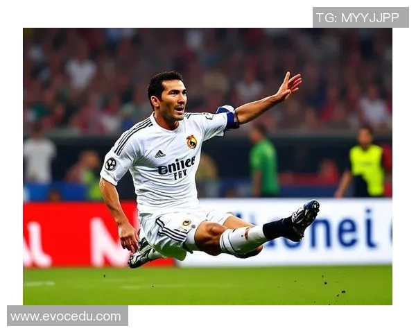 足球明星绰号小西的传奇故事与他在绿茵场上的辉煌成就 足球明星绰号小西的传奇故事与他在绿茵场上的辉煌成就